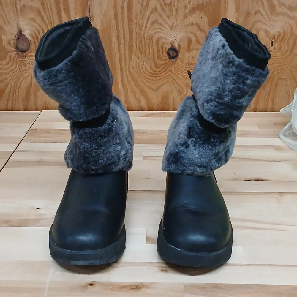 Ugg Reykir Waterproof Furry Black Boots Size 6